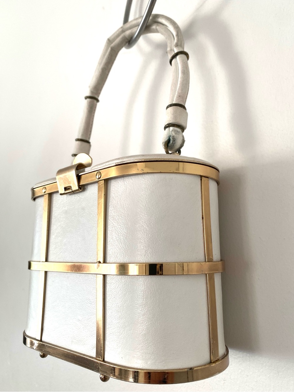 Vintage 1950s ETRA White Leather Gold Cage Box Bag Mid-Century Trunk Purse - Picture 3 of 16